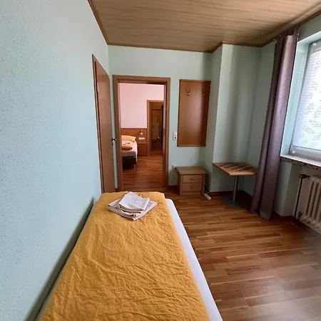 & Metzgerei Besenhardt 3*