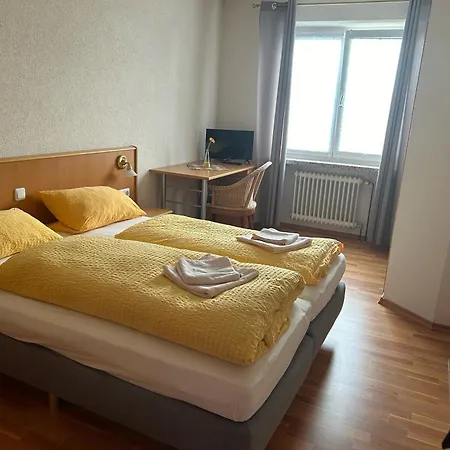& Metzgerei Besenhardt 3* Wackersdorf